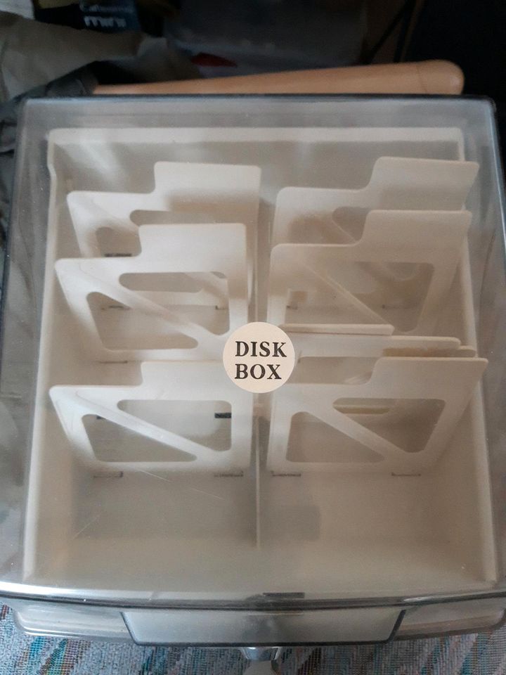 Eine Disk Box für Disketten in Duisburg