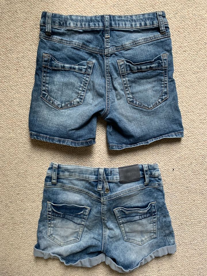 s oliver Jeans Shorts 2 Stück für Gr. 152/158 passend in Kiel
