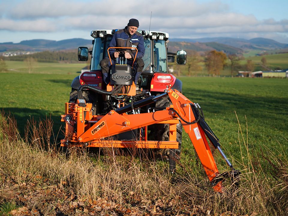 DIGGER TIX 65 Heckbagger / Anbaubagger für Traktor inkl. Schaufel in Schmallenberg