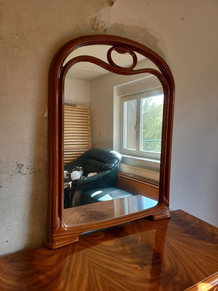 Großer Spiegel im Antiklook Holz Wohnzimmer Flur Schlafzimmer in Lützen Dehlitz