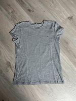 Tommy Hilfiger T-Shirt grau Nordrhein-Westfalen - Heinsberg Vorschau