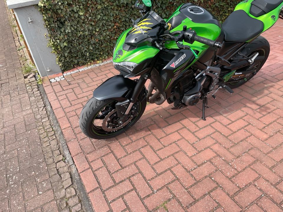 Kawasaki Z900 AKRAPOVIĆ in Schwalmstadt