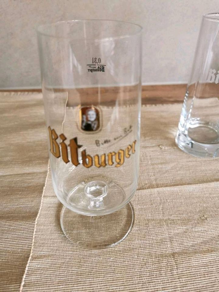 Bitburger Gläser mit Sammelsurium in Wallerfangen