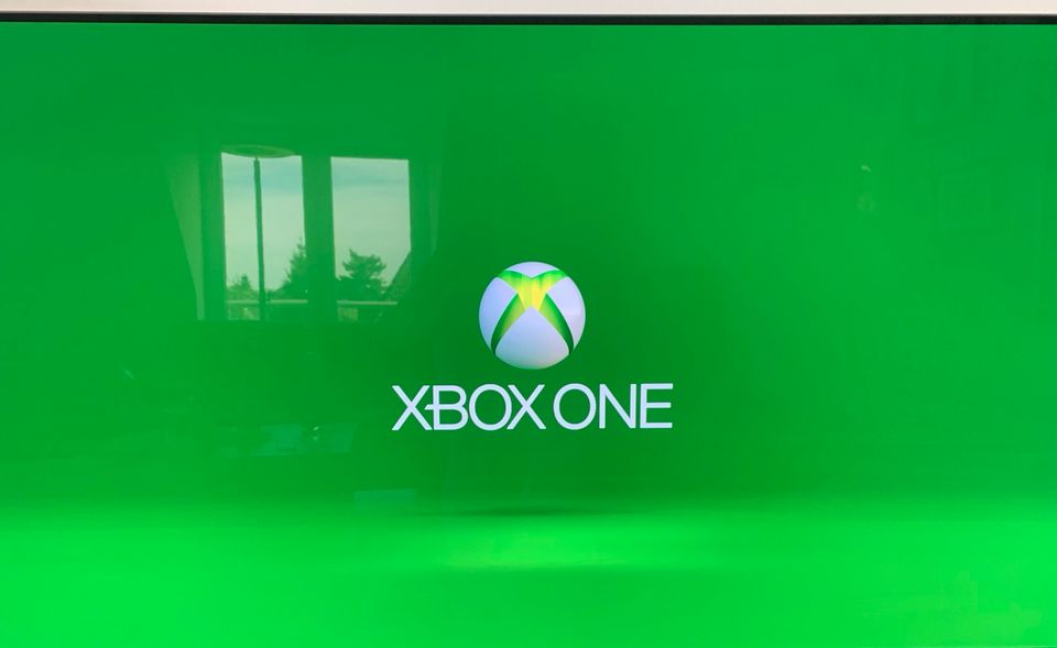 Xbox One X - 1 TB  -Neuwertig- in Dortmund