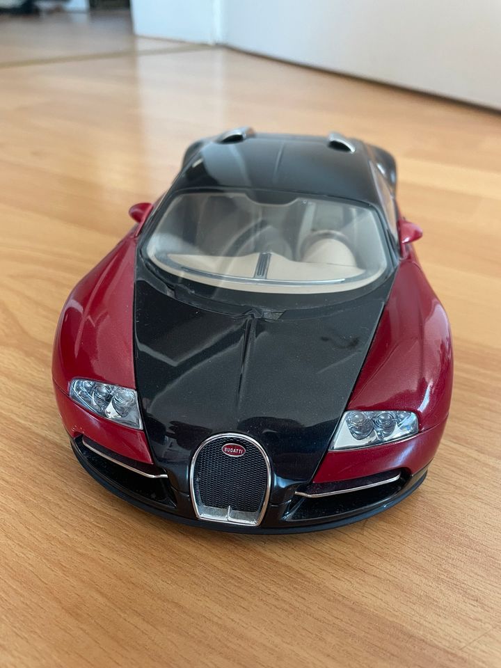 Bugatti Veyron AutoArt 1:18 Modellauto in Berlin