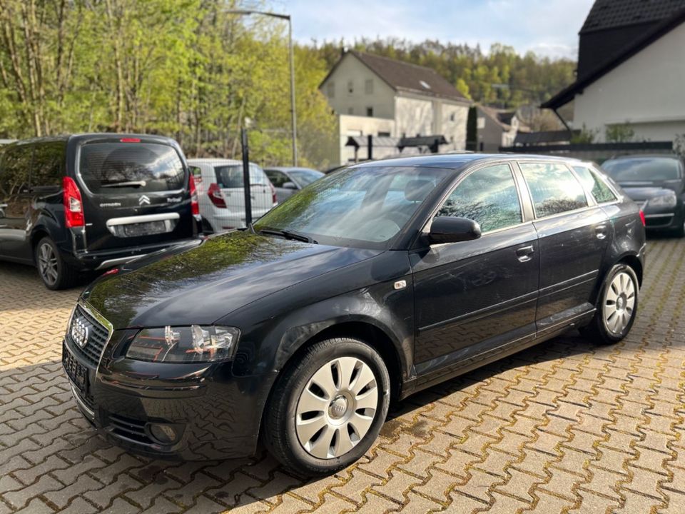 Audi A3 Sportback 1.6 Attraction KLIMA NEU Tüv 5-2026 in Siegen