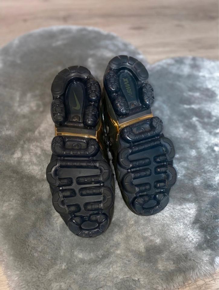 Nike Air Vapormax Plus Cargo Khaki Metallic Gold 2017 US 8 5 in Baden Wurttemberg Kraichtal kleinanzeigen