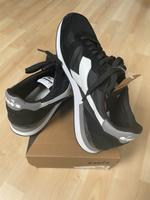 Diadora CAMARO, Herrensneaker neu, schwarz-weiß, Gr. 45 Bayern - Erding Vorschau