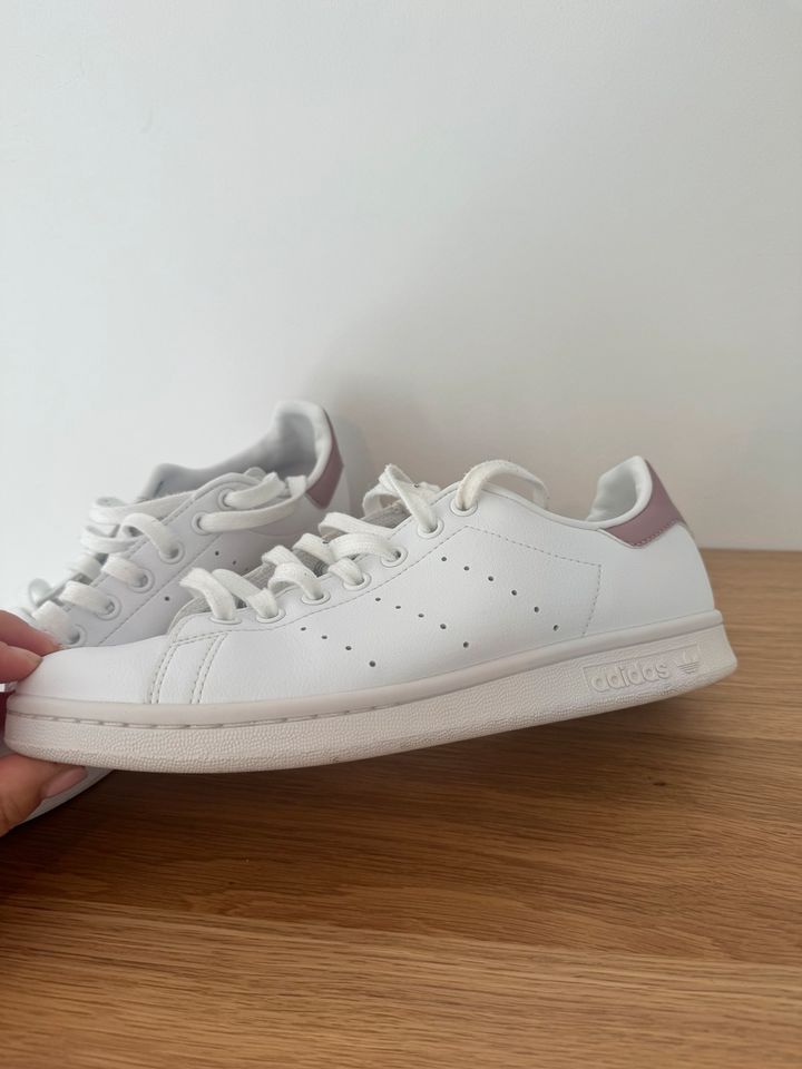 Neuwertig Adidas - Gr.40,5 Damenschuhe sneaker NP130€ in Heiligenhaus