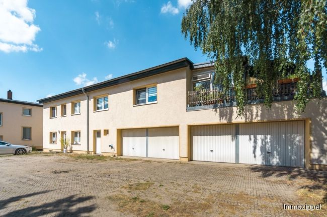 Anlageobjekt in Britz b.Eberswalde: MFH mit 5 Wohnungen, 5 Garagen, voll vermietet, 1.407 m² Grdstck in Britz bei Eberswalde