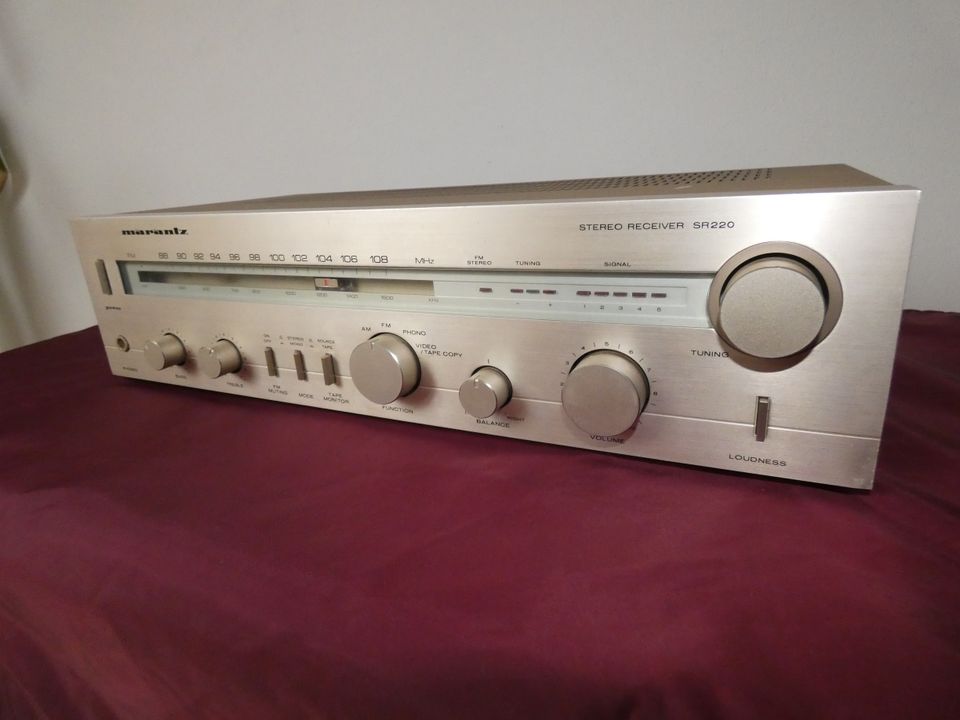 Marantz SR-220 Stereo Receiver Teildefekt in Stuttgart