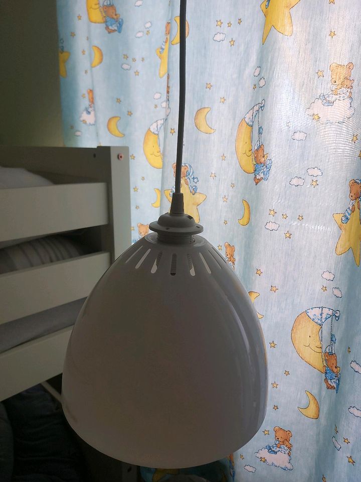 lampe mit kunstsotffkörper in Offenbach