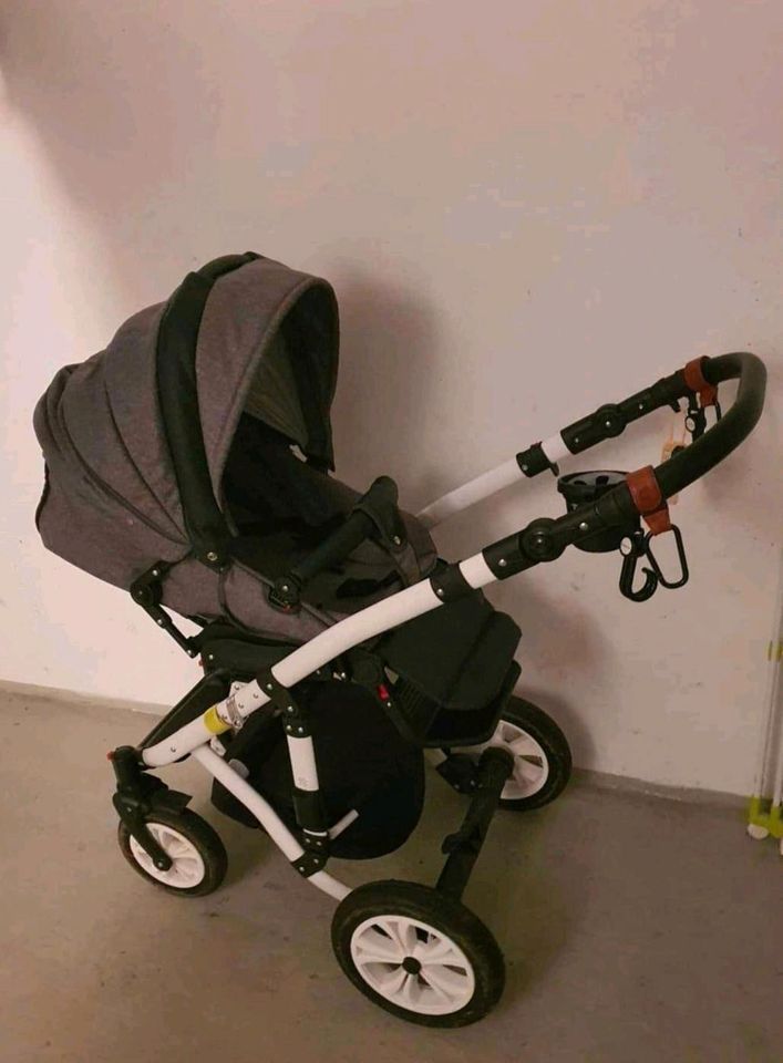 Kinderwagen 3in1 in Mülsen