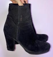 Prada Stiefel Stiefeletten Wildleder 37 absatz Leder Brandenburg - Potsdam Vorschau