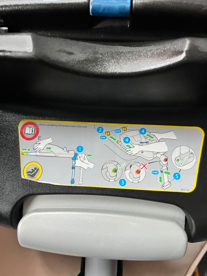 Babyschale Maxi cosi Cabrio Fix+Easy Fix Isofix Station in Hannover