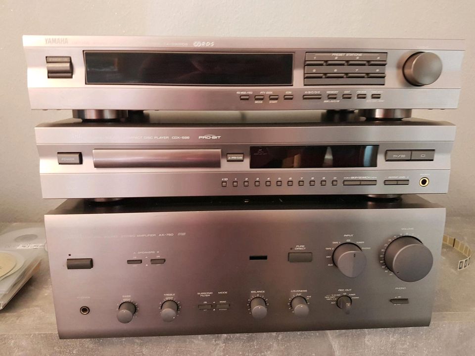 YAMAHA ANLAGE STEREO VOLLVERSTÄRKER HIGH END MIT CD UND TUNER in Hamburg