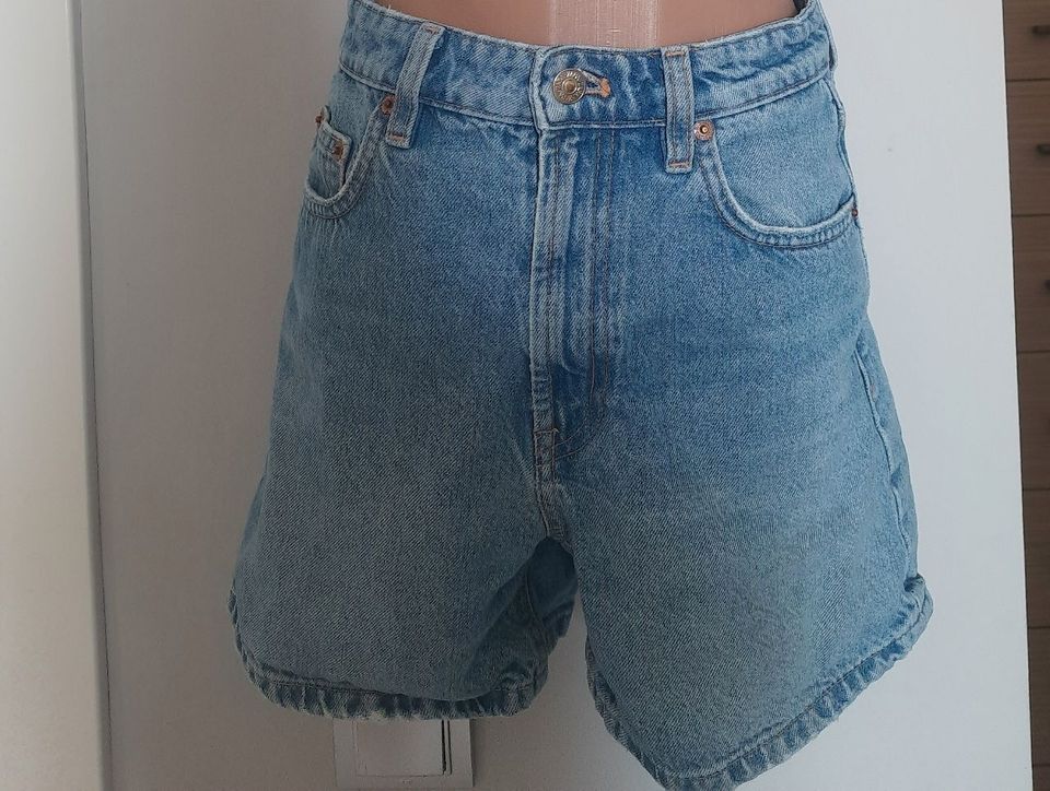 Zara denim schorts 34 in München