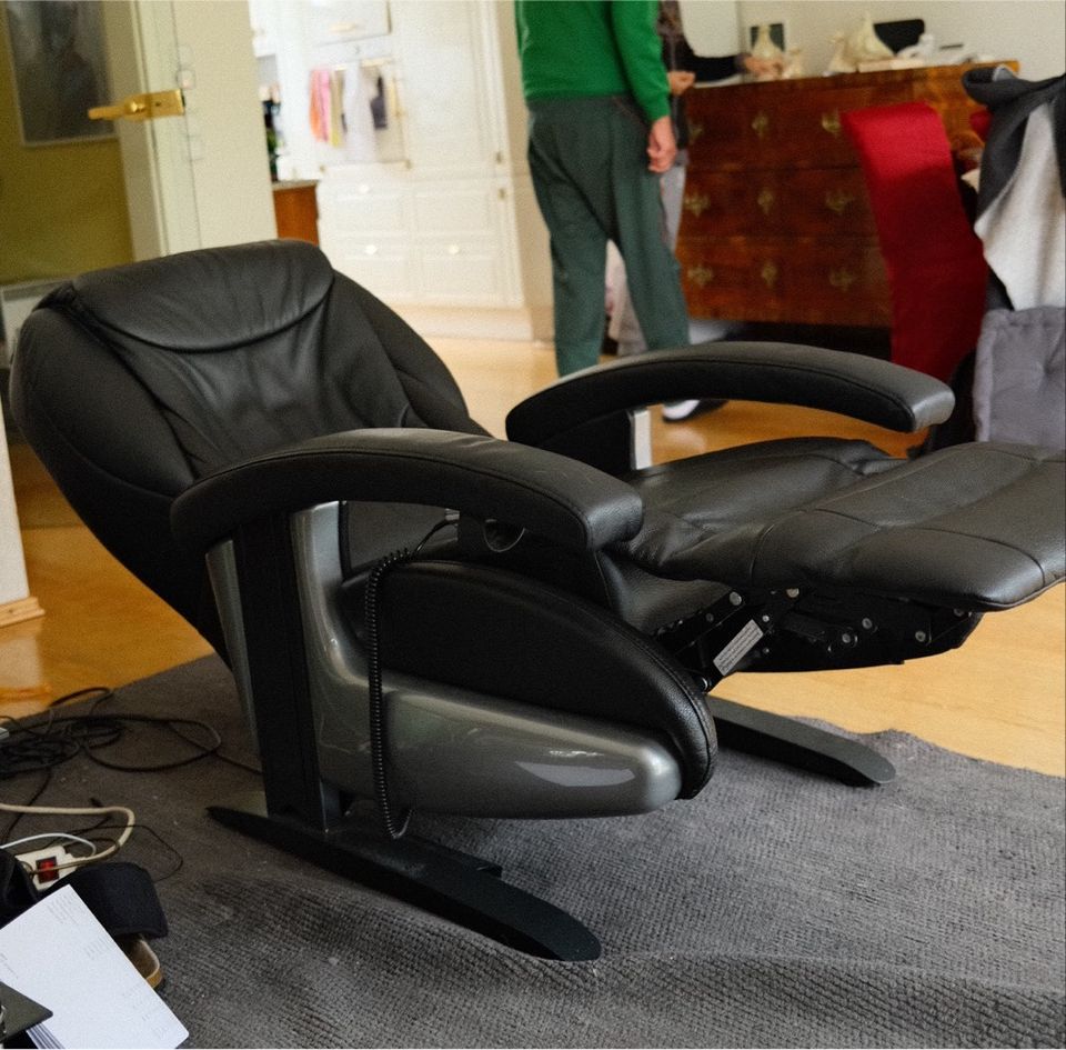 Massage Relax Sessel Leder Schwarz in Augsburg