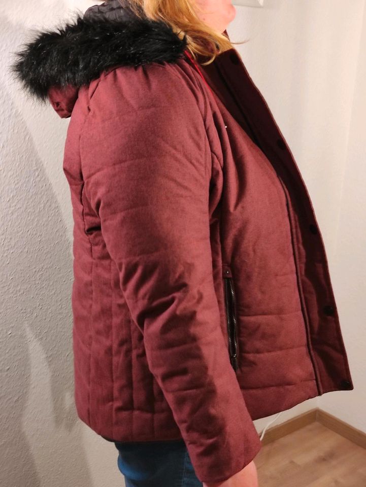 Tolle warme Winterjacke, Bordeaux Farben, Größe50,Waterproof in Dortmund