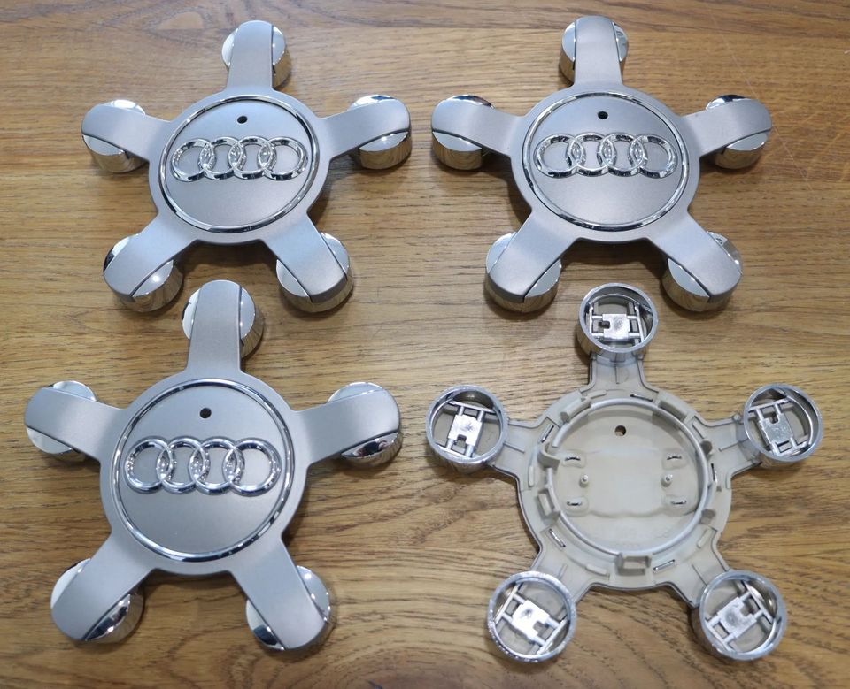 4x Original Audi Nabendeckel Felgendeckel Emblem Q5 8R0601165 in Großmehring