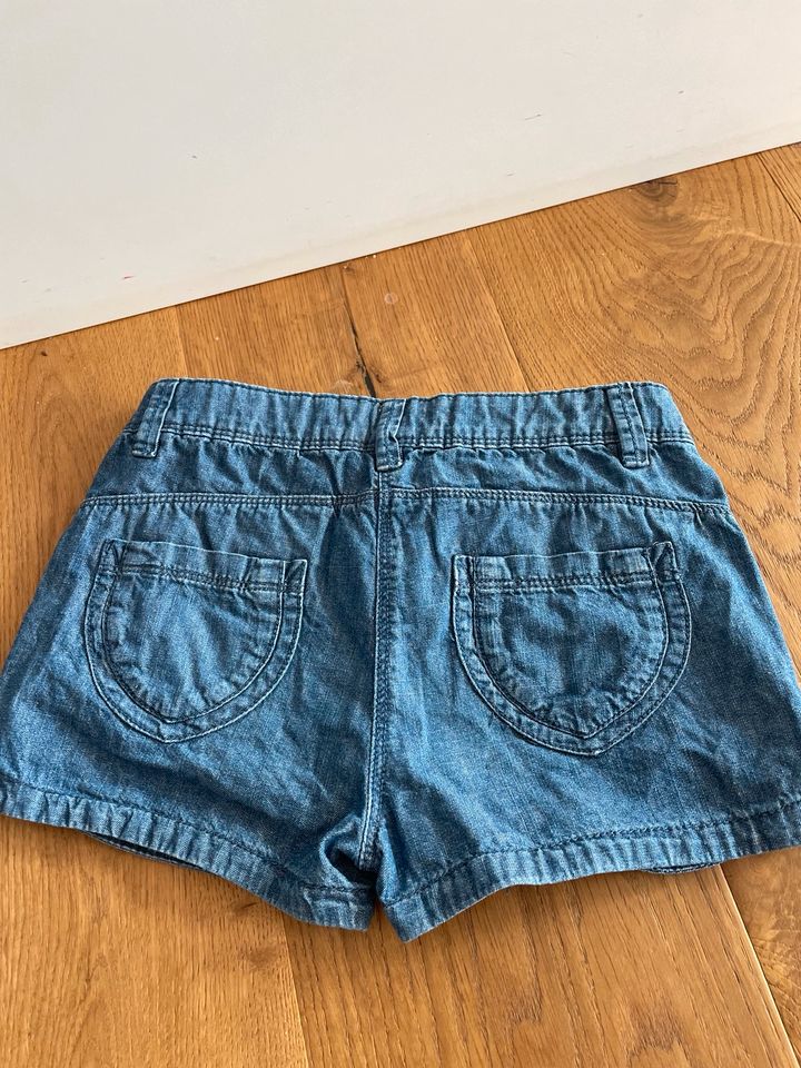 H&M ua Kurze Hose Jeans Shorts Gr.134 Gr.140 in Rutesheim  