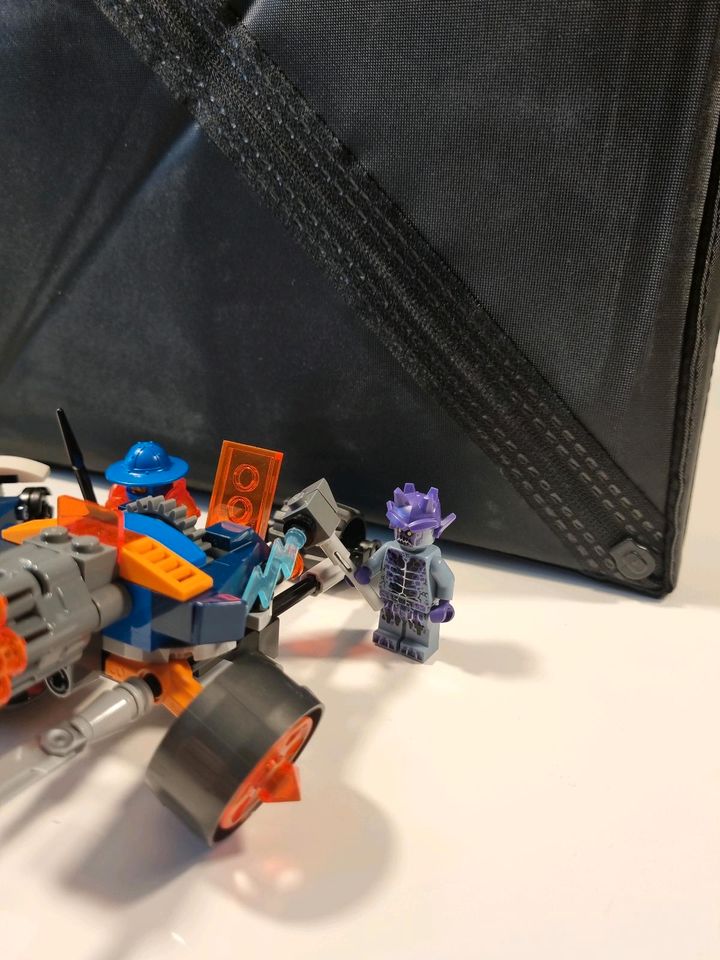 Lego Nexo Knights 70347 + Extra Fahrzeug in Hiddenhausen