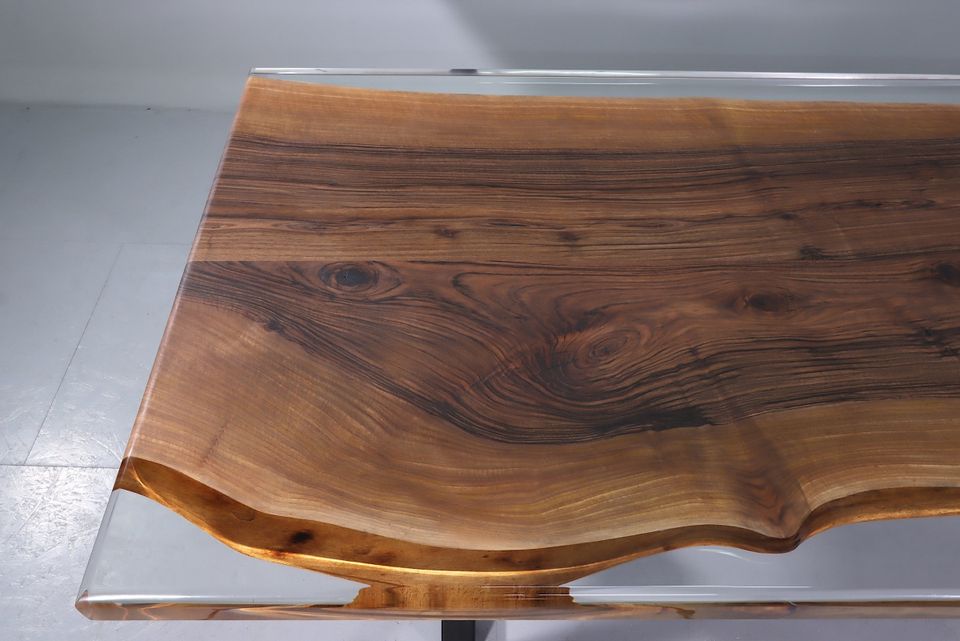 Einzigartiger Epoxidharz Tisch 220-90 cm Nussbaum Esszimmer Tisch Artikel-Nr.: KB19 in Berlin