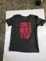 T-Shirt- Girls Never stop Größe 146/152 Nordrhein-Westfalen - Solingen Vorschau