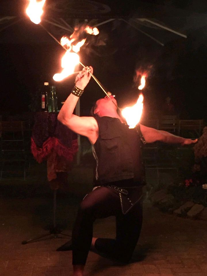 Feuerschlucker,Feuerpeier,Schwertschlucker,Fakirshow! in Lübeck