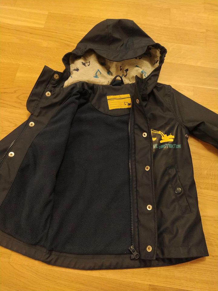 Regenjacke Gr 98 Topolino in Freiburg im Breisgau