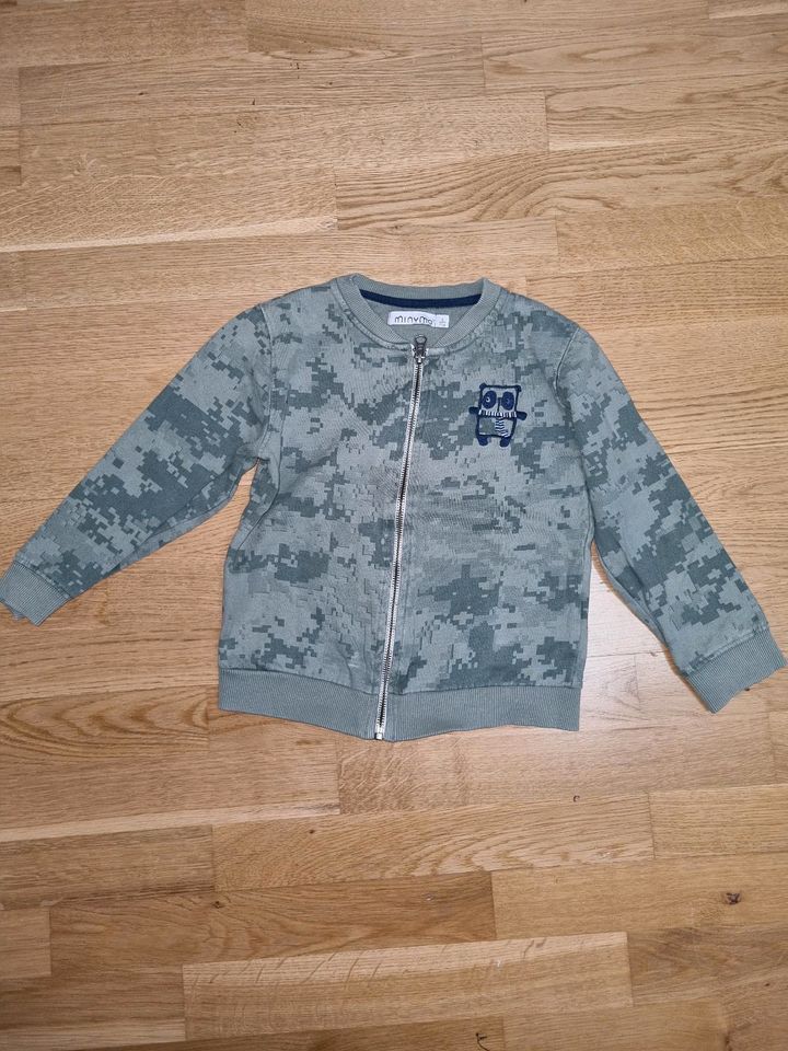 Minymo Sweatjacke Jungen, Gr. 116, grün in Bentwisch