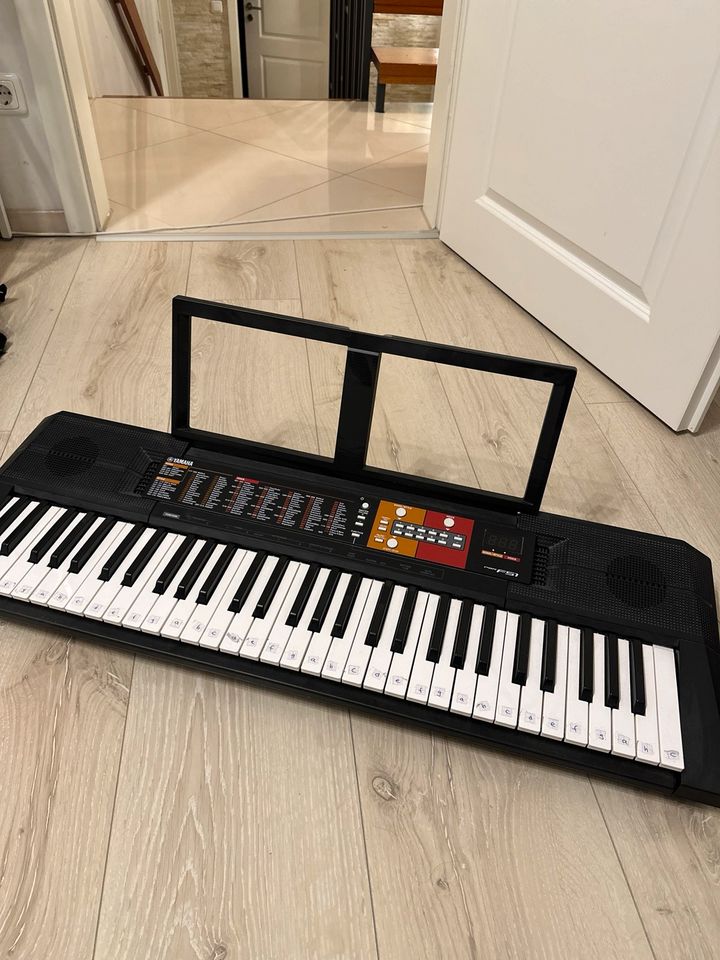 Yamaha Keyboard (kaum genutzt) in Fürth