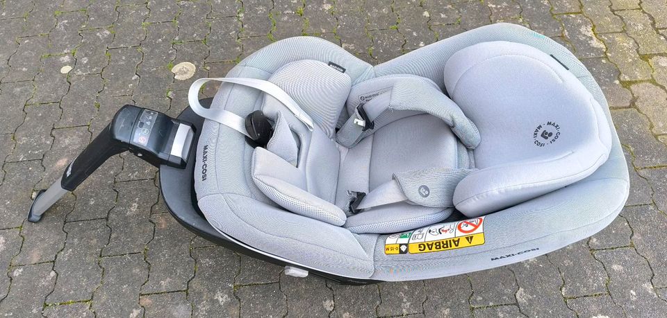 2x Maxi Cosi Pearl Pro2 mit Isofixstation in Frankenberg (Eder)