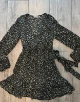 pull&bear süßes kleid langarm mit blümchenmuster Nordrhein-Westfalen - Siegen Vorschau
