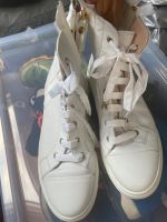 Neuwertige weiße Sneaker (Aigle, 39) Niedersachsen - Reppenstedt Vorschau