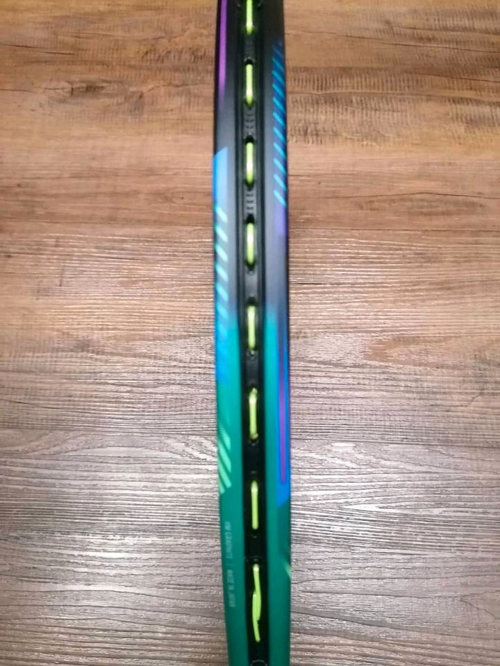2 Tennisschläger Yonex V Core Pro 100 (neuwertig) /Griffstärke 2 in Forst (Eifel)