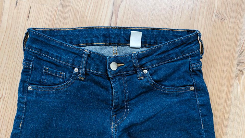 Bootcut Jeans Low Waist H&M Gr. 36 blau in Gummersbach