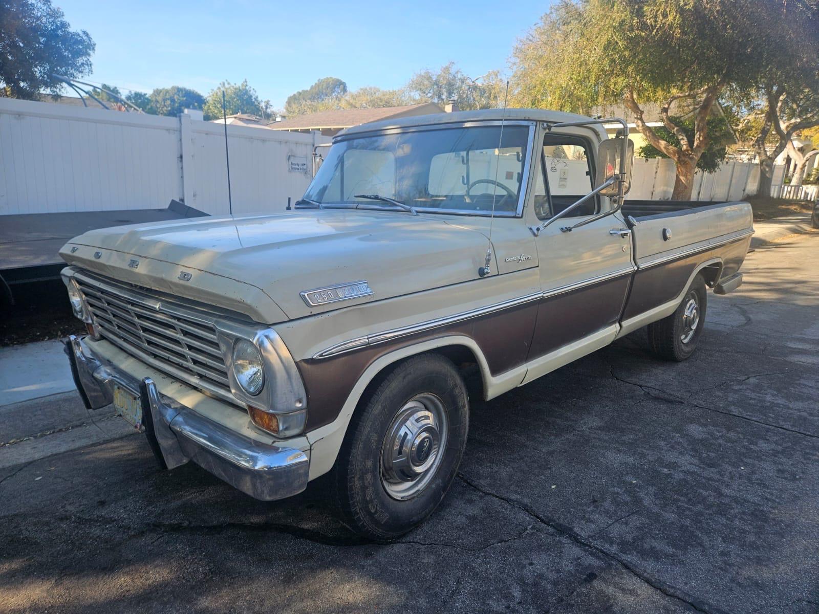 Abbildung des Autos FORD F250 1967 Pick Up f…
