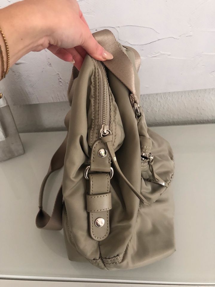 Lacoste Tasche Umhängetasche beige Schlamm Khaki wie neu in Oldendorf (Holstein)