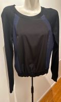 Neuwertiger Damen Pullover Armani Exchange Gr. S Stuttgart - Stuttgart-Nord Vorschau