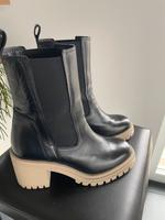 Tamaris Lederstiefel Gr 37 Rheinland-Pfalz - Klingenmünster Vorschau