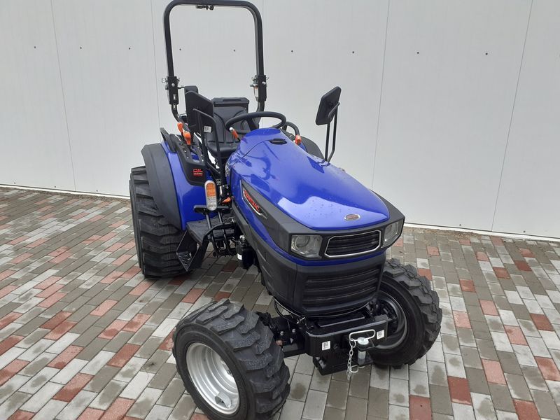 Farmtrac 26 Industriebereifung Schlepper Kleintraktor Kubota in Templin