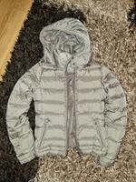 Guess  Daunen kurzjacke mit kaputze  Gr:36 S Damen Bayern - Karlsfeld Vorschau
