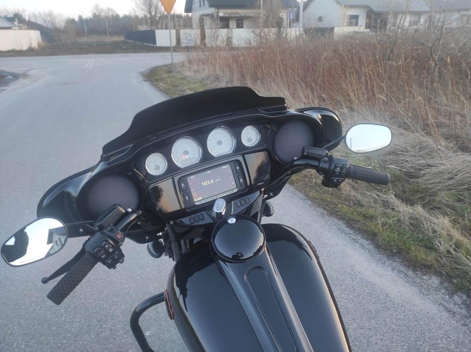 ⚡HARLEY DAVIDSON 2016 FLHX STREET GLIDE  103 TC NAVI AIR RIDE⚡ in Königstein im Taunus