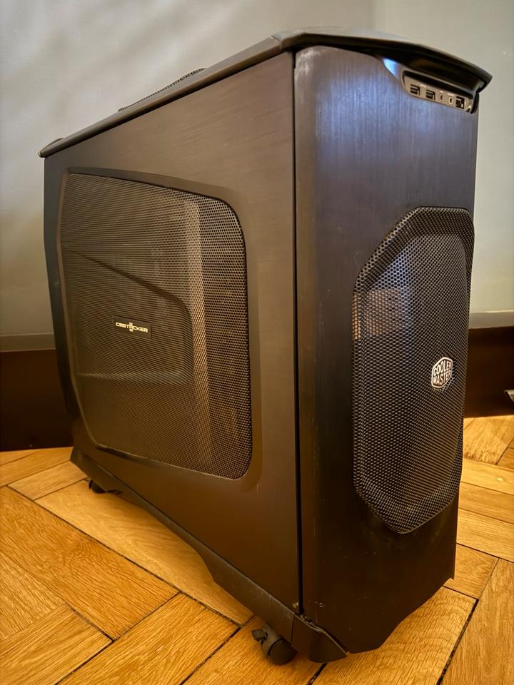Pc Tower Gehäuse CMStacker Coolermaster schwarz mit Lüfter in Frankfurt am Main