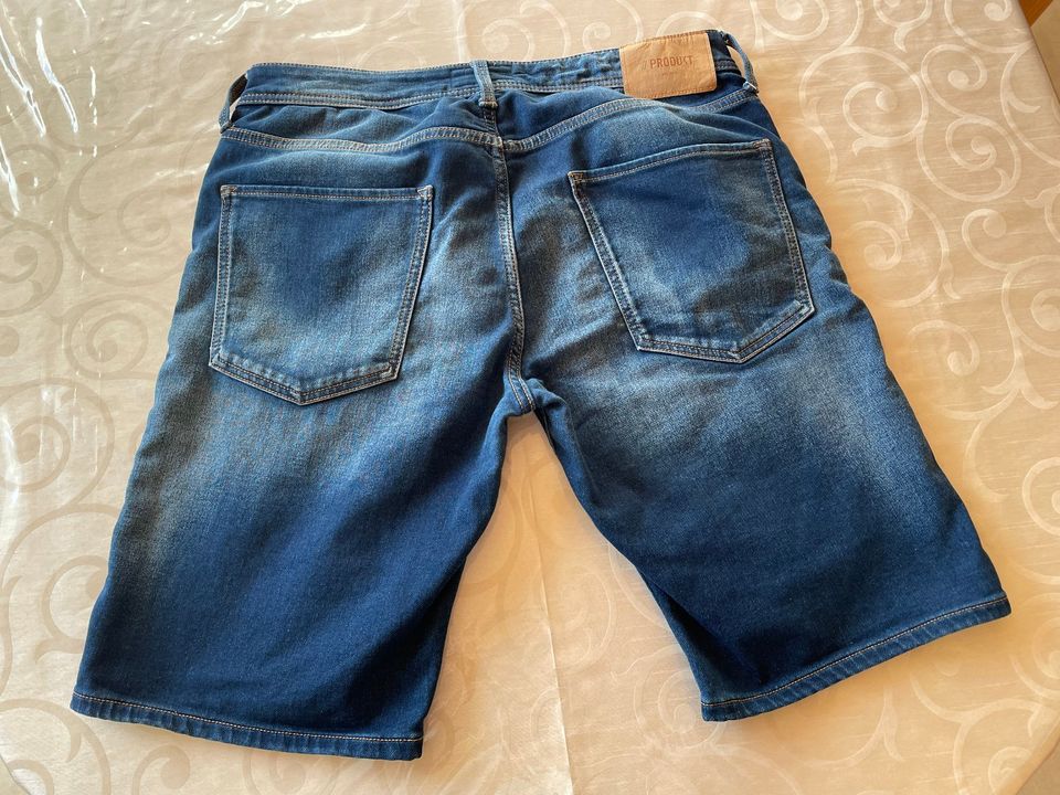 2 kurze Jeans Gr. M und L von Produkt in Philippsburg