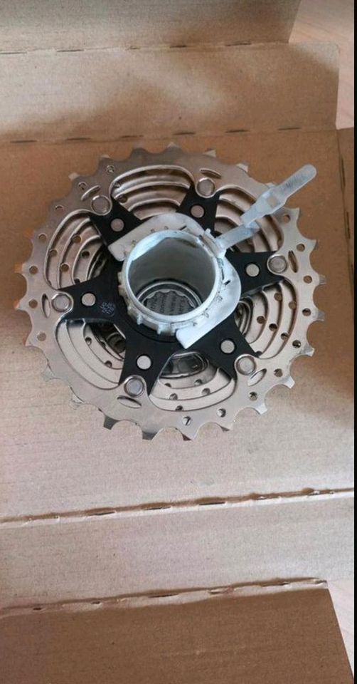 Shimano 105 CS-R7000 11s Kassette sprocket in Konstanz