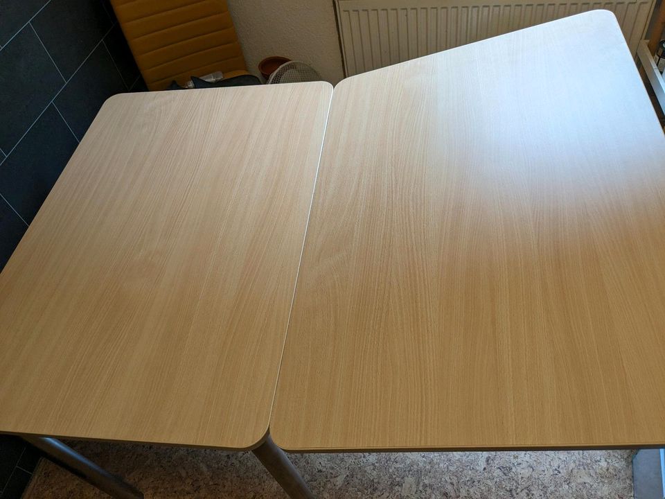 Tisch ausklappbar in Waldesch