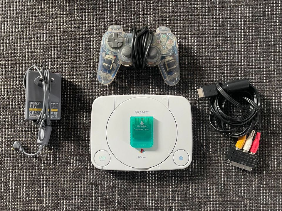 PS One + Controller + MemoryCard + 4 Spiele in Herrieden