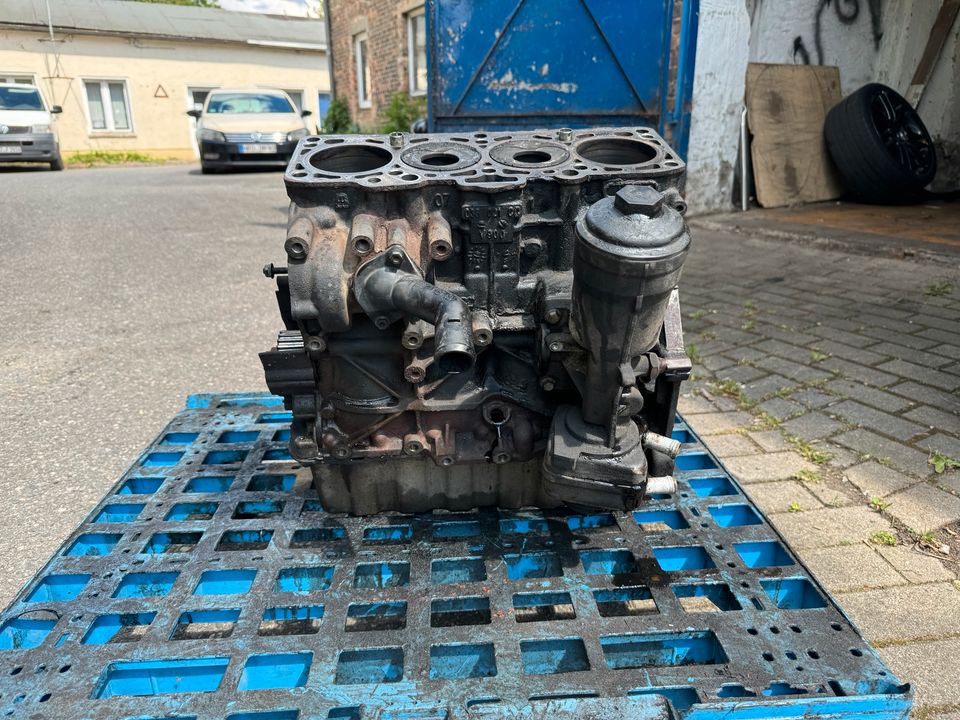 VW T5 1,9 TDI BRS Motor Motorblock Rumpfmotor 344000 in Bützow